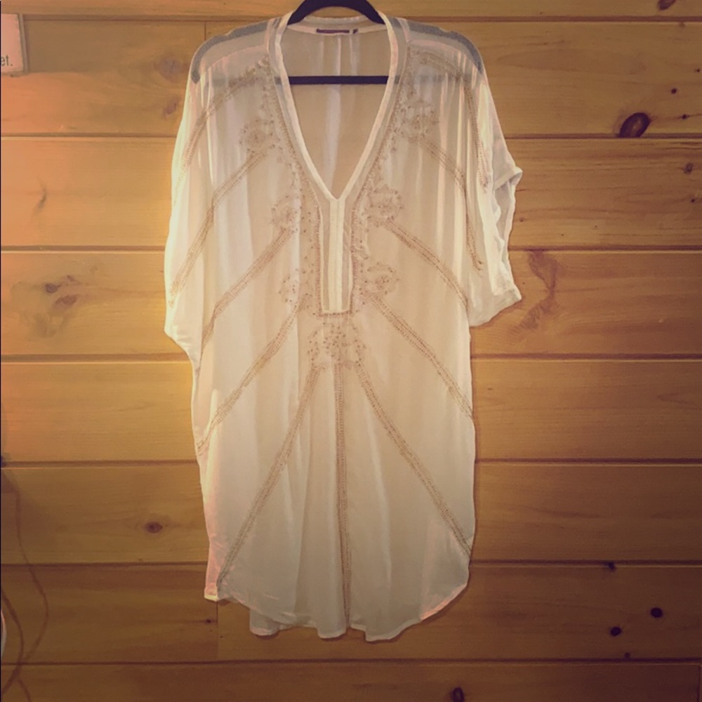 Beautiful Amita Naithani White Beach Cover Up L